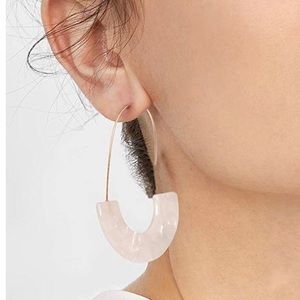 Resin hoop dangle white shell fashion earrings